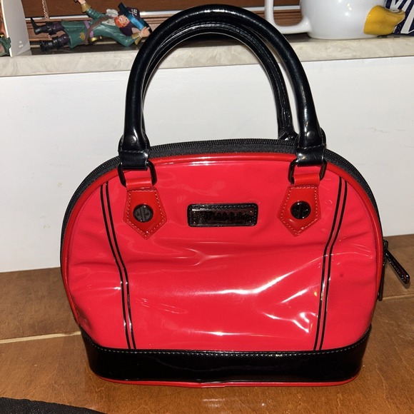 Loungefly‎ x Deadpool Mini Dome Bag Marvel Purse Handbag Red Black - Picture 3 of 4